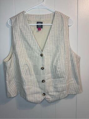 Vince Camuto Cream Pinstripe Vest Size Extra Large. Old Money, Quiet Luxury